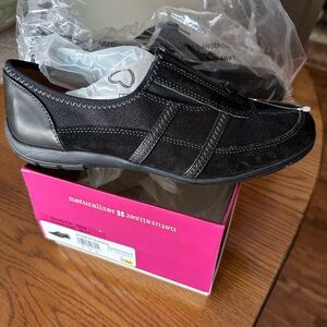 Naturalizer Women’s Black Slip-On Loafers